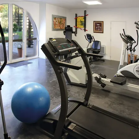 Le Continental Hotel