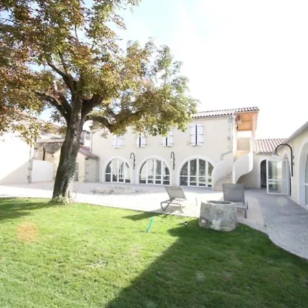 Le Continental Hotel