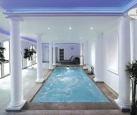 Le Continental Hotel