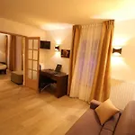 Le Continental Hotel
