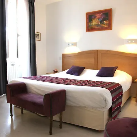 Le Continental Hotel