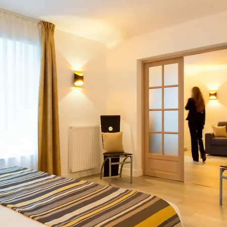 Le Continental 3* كوندوم