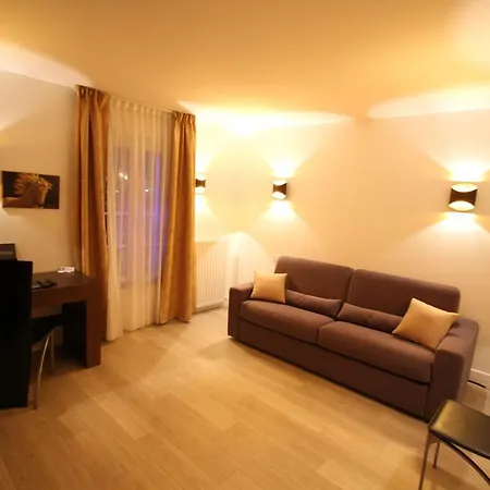 Le Continental 3* كوندوم