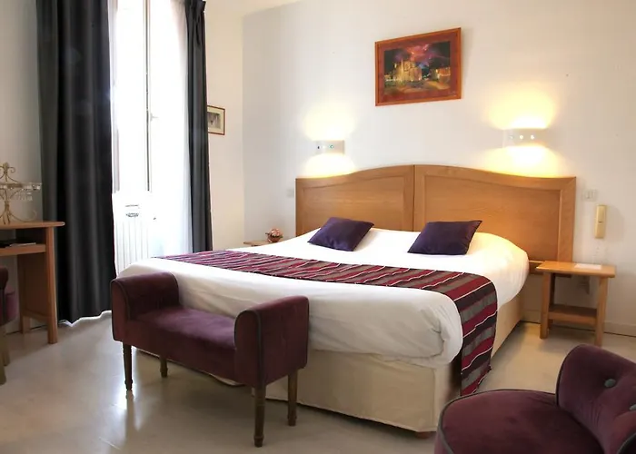 Le Continental Hotel