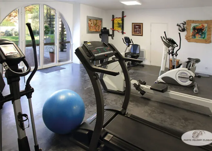 Le Continental Hotel