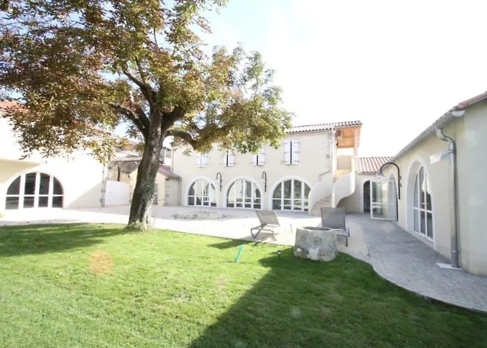 Le Continental Hotel